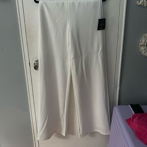 Women’s white wide leg Pants